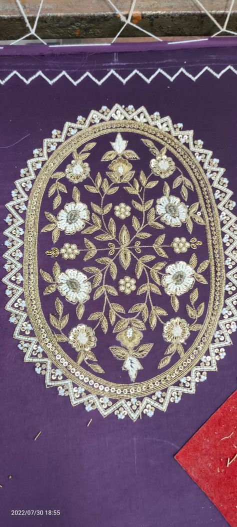 Shadow Stitch Embroidery Design, Zardosi Butti Work, Khatli Work Design, Khatli Work Design Kurti, Machi Work Blouse, Zardosi Embroidery Motif, Round Embroidery Design, Machi Work, Khatli Work