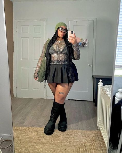 ₊˚ෆ Follow me for more 𐙚 visit my boards ₊˚ෆ Plus Size Mini Skirt Outfit, Birthday Outfit Plus Size, Freestyle Braids, Black Festival Outfit, Plus Size Baddie Outfits, Hair Artist, Miniskirt Outfits, Best Outfits