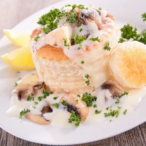 Recette Vol au vent aux fruits de mer facile 21 Day Fix Meal Plan, Summer Diet, 21 Day Fix Meals, Healthy Summer Recipes, Puff Pastry Recipes, Saint Jacques, Special Dinner, French Food, Sans Gluten