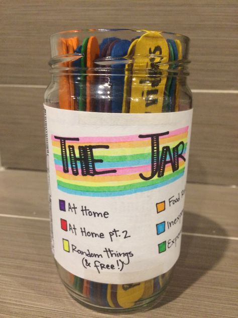 Friendship jar!! Color-coded popsicle sticks with activities for every occasion 💕 Fun Jar Ideas, Date Night Popsicle Sticks, Friendship Jar, Date Ideas On Popsicle Sticks In A Jar, Popsicle Stick Date Night Jar, Popsicle Stick Date Jar Ideas, Chore Jar Ideas Popsicle Sticks, Popsicle Stick Activity Jar, Diy Jars Ideas