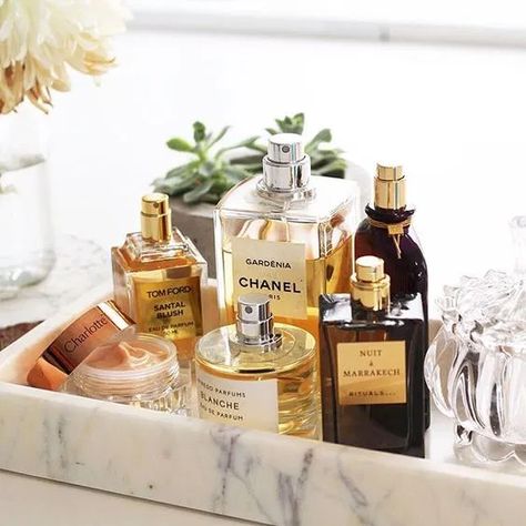 8 Chic And Easy Ways To Revamp Your Bathroom Counter • The Perennial Style | Dallas Fashion Blogger Chanel Gardenia, Makeup Organization Bathroom, How To Apply Perfume, Chic Bathroom Decor, Bathroom Counter Decor, Bathroom Vanity Decor, Interior Simple, Parfum Chanel, Perfume Display