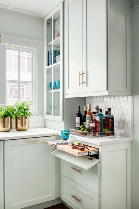 What Is a Scullery? This Historic Kitchen Layout Is Making a Comeback Scullery Layout, Scullery Ideas Layout, Kitchen Cabinet Inserts, Secondary Kitchen, Scullery Ideas, Scullery Kitchen, Lakehouse Design, Open Kitchen Living Room, Paint Colors 2024