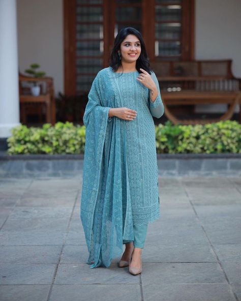 Chikankari Churidar Design, Lakhnavi Chikankari Suits, Churidar Material Designs, Chiffon Salwar Designs, Kurti Poses Photography At Home, Chikankari Churidar, Bangladesh Dress, Lakhnavi Kurti, Long Kurta Designs