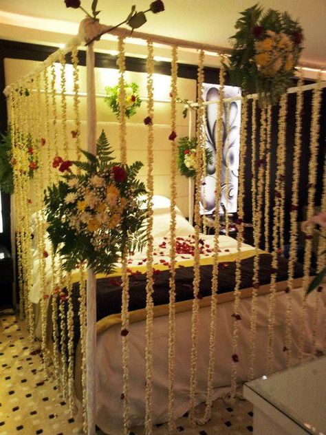 Room Decoration Marriage, Bed Flower Decoration Wedding, Room Decoration With Flowers, First Night Room Decoration, First Night Room, Night Room Decoration, Bridal Room Decor, Wedding Night Room Decorations, Night Decoration