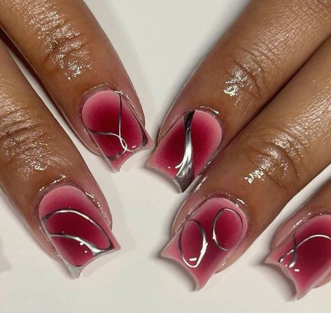 Pink Nails With Chrome Design, Short Nails Silver Design, Square Nail Designs Chrome, Chrome Nails Designs Short Square, Red And Silver Short Nails, Red Silver Nail Designs, Short Silver Chrome Nails, Hoco Nails Square, Chrome Nails Short Square