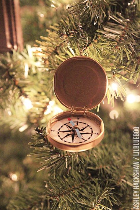 Travel Christmas Tree Theme, Diy Ornament Ideas, Cuddle Season, Kentucky Christmas, Camping Ornaments, Camping Christmas, Craft Ornaments, Pocket Compass, Vintage Compass