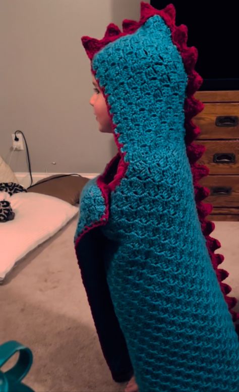 Crochet Animals Blanket, Crochet Hooded Blanket Kids, Hooded Blanket Crochet Pattern Free, Wearable Crochet Projects, Dragon Blanket Crochet, Dinosaur Crochet Blanket, Crochet Dinosaur Blanket, Crochet Toddler Blanket, Crochet Hooded Blanket