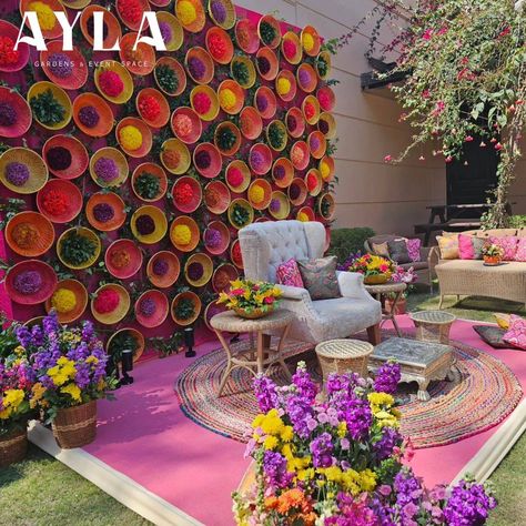 You may improve your events with the aid of Ayla Event Space! Our location is suitable for important events like weddings and business meetings. Please get in contact with us right away, and let's work together to realise your vision! . . . #aylaeventspaceandgarden #aylaeventspaceandgardens #aylaeventspaceandgardencenter #aylaeventspaceandgardenand #aylaeventspaceandgardenandkitchen#weddingreception #corporateevents #weddings #receptionvenue #parties #aylaeventspace #birthdays #vijayawada #ga... Mehendi Event Decoration, Mehendi Backdrop Decor, Event Planner Business Card Design, Open Mandap, Mehendi Setup, Mehandi Decor, Mendhi Decor, Unique Event Decor, Haldi Decoration Ideas