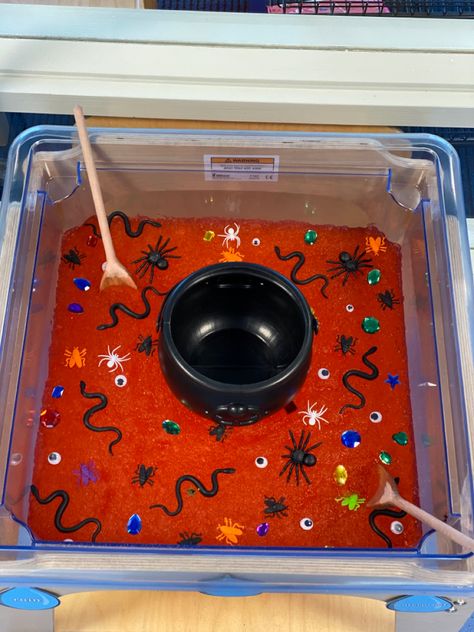 Water Tray Ideas Preschool, Halloween Provision Eyfs, Eyfs Tuff Tray Ideas Sensory, Eyfs Water Tray Ideas, Water Tray Eyfs, Sensory Tuff Trays, Room On The Broom Tuff Tray, Tuff Tray Halloween Ideas, Room On The Broom Eyfs