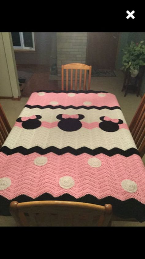 Minnie Mouse Crochet Blanket Pattern Free, Minnie Mouse Crochet Blanket, Crochet Minnie Mouse Blanket, Mickey Mouse Crochet Blanket, Disney Crochet Blanket, C2c Projects, Manta A Crochet, Aesthetic Crochet Blanket, Minnie Mouse Crochet