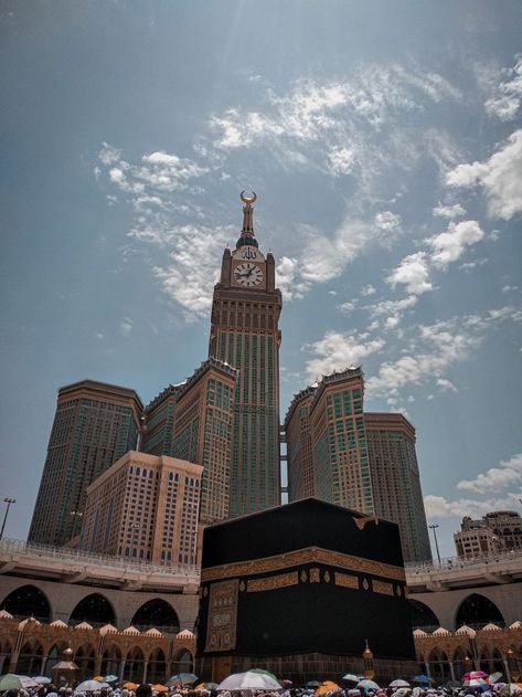 #Makkah #zamzamtower #ka'bah | Fotografi arsitektur, Gambar kota, Pemandangan Ka Bah, Clock Tower, Makkah, The Middle, Tower, Clock, Building, Pins, Blue