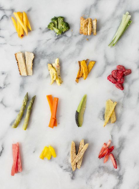 Should babies eat more vegetables? Yes! Try these easy tips from two Registered Dietitian moms, including a quick recipe for Superfood Popsicles. Happy Healthy Relationship, Baby Led Weaning First Foods, Healthy Relationship With Food, Healthy Sweet Snacks, Delicious Clean Eating, Baby Led Weaning Recipes, Starting Solids, Weaning Recipes, Baby Eating