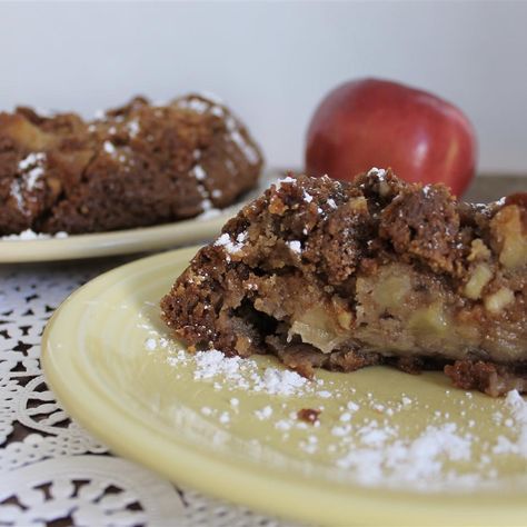 Apple Crunch Cake Cherry Crunch, Icing A Cake, Jordan Page, Applesauce Spice Cake, Apple Crunch, Apple Crumb Cake, Christmas Breads, Cakes Fillings, Apple Crumb Cakes