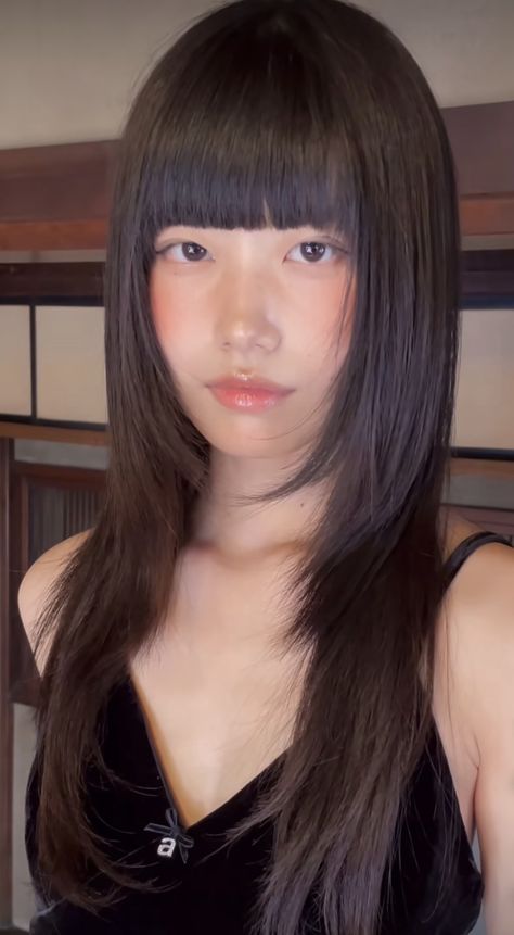 Thick Hair With Bangs, Layer Haircut, Hairstyles Instagram, Hair Doctor, Haircut Inspo, Inspo Hair, Modern Haircuts, Bow Hairstyle, Japanese Hairstyle