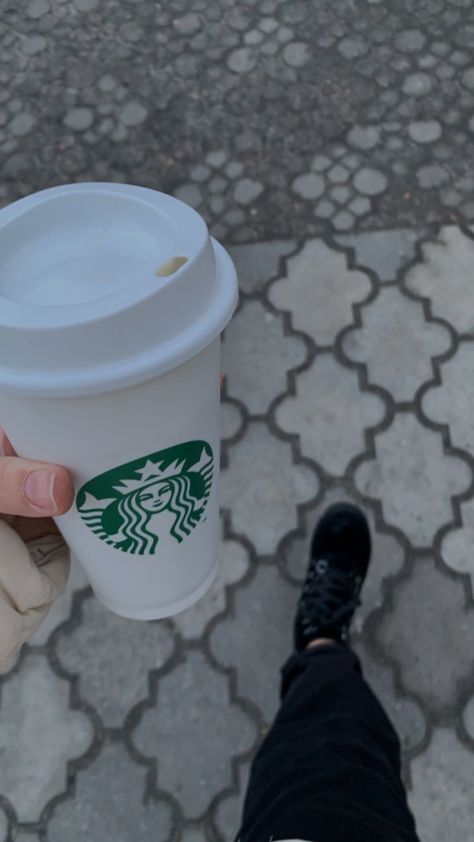 Starbucks Coffee Aesthetic, Aesthetic Starbucks, Starbucks Coffee Photography, Starbuck Aestethic, Starbucks Photography Instagram, Starbucks Aesthetic, Starbucks Astethic Pics, Work At Starbucks Aesthetic, Working In Starbucks Aesthetic