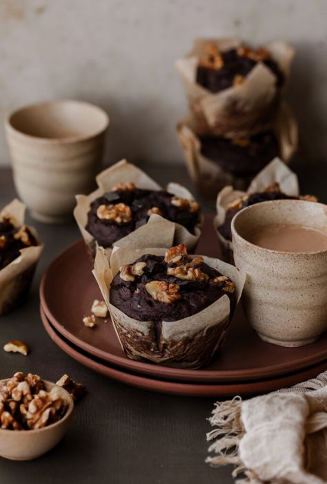 Delicious and super soft, one bowl Vegan Chocolate Banana Muffins made with healthier ingredients so you can indulge any time of day! #yogaofcooking #foodphotographer #fallbaking #recipe #dessert #coffeecake #thanksgivingdessert #muffins #chocolate #bananamuffins Pastry Photoshoot, Muffin Photography, Muffins Photography, Fall Pastry, Muffins Chocolate, Pop Sugar, Baking Photography, Chocolate Banana Muffins, Cacao Chocolate