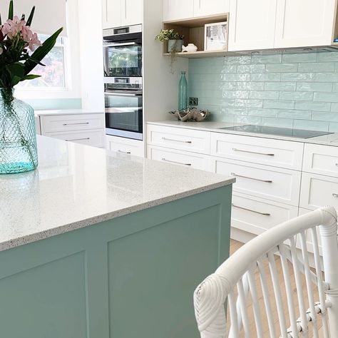 Aqua Splashback Kitchen, Laundry Panelling, Aqua Backsplash Kitchen, Duck Egg Blue Kitchen Cabinets, Laundry Room Tile Backsplash, Blue Coastal Kitchen, Hampton Kitchen Ideas, Duck Egg Kitchen, Beachy Kitchen Ideas