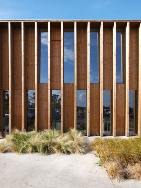 VL Office / Vanessa Larrère Detail Arsitektur, Wood Facade, Commercial And Office Architecture, Wooden Facade, Timber Architecture, Wooden Building, Wood Architecture, Industrial Architecture, Timber Cladding