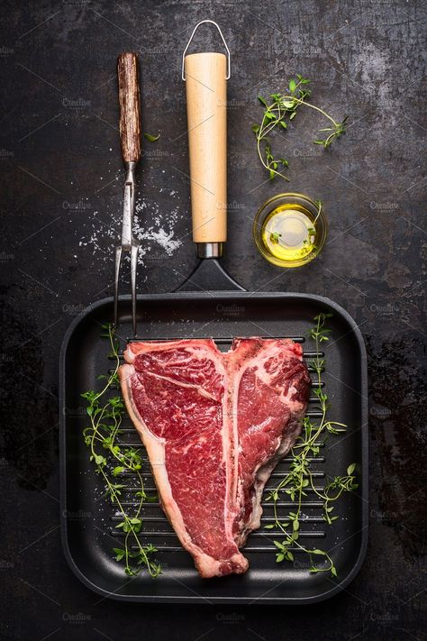 Steak Recipes Pan, Tbone Steak Recipe, Meat Food Styling, Tbone Steak, Raw Steak, T Bone Steak, Cook Smarts, Healthy Grilling, T Bone