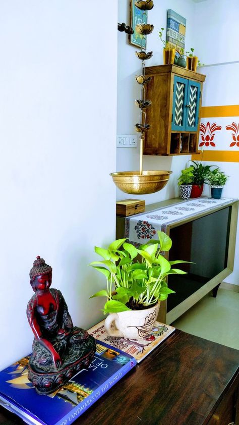 Home Decor money plants ideas #homedecor #diy #flower #beauty Pooja Corner, Mindset Therapy, Perfect Living Room Decor, Money Plants, Corner Shelf Design, Green Corner, Indian Room Decor, Indian Bedroom Decor, Buddha Decor