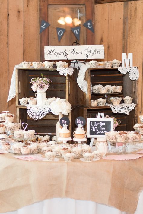 Rustic Cupcake Display                                                                                                                                                     More Rustic Cupcake Display, Rustic Food Display, Candy Bar Decoracion, Fall Wedding Cupcakes, Wedding Cupcake Display, Wedding Buffet Food, Rustic Cupcakes, Cupcake Table, Rustic Vintage Wedding