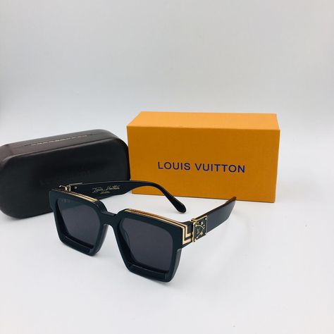 Cool Shirts For Men, Paris Mens Fashion, Sunglasses Storage, Black Acrylic Nails, Trendy Glasses, Fashion Eye Glasses, Louis Vuitton Shoes, Womens Glasses, Eyeglasses For Women