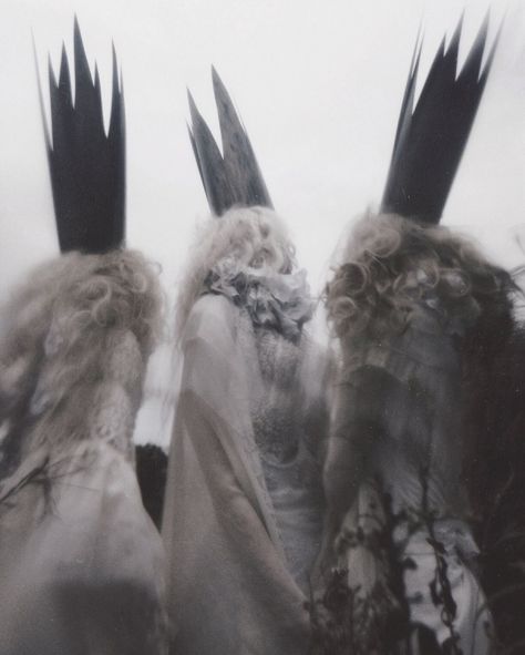 Nona Limmen, Witches Sabbath, Baba Jaga, Dark Fairytale, Fine Art Portrait Photography, Three Women, Pretty Princess, Arte Obscura, Fine Art Portraits