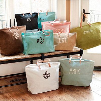 Bridesmaid gift idea - Ballard Tote Bags -  The large, personalized, is only $25, medium only $20 Yoga Kurse, The Perfect Guy, Ballard Designs, Bridal Party Gifts, Make Up Bag, Gifts For Wedding Party, Here Comes The Bride, Bridesmaids Gifts, Bago