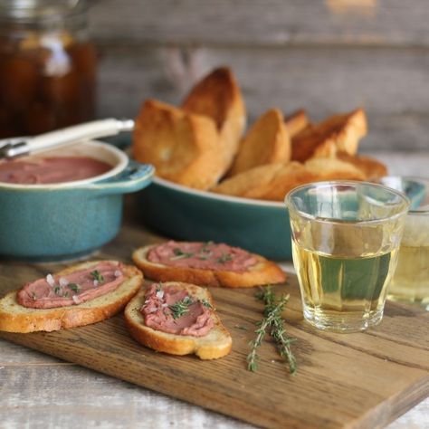 Duck Liver Pate, Sous Vide Recipes Chicken, Liver Mousse, Duck Liver, Chicken Liver Mousse, Cured Meat Recipes, Sous Vide Chicken, Liver Pate, Curing Salt