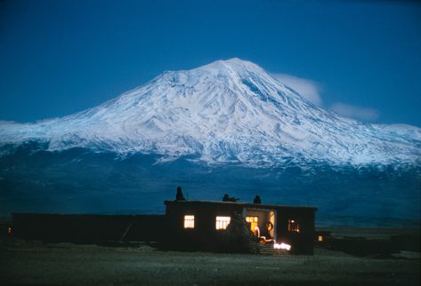 What Ara Güler, “The Eye of Istanbul,” Saw in His Homeland | The New Yorker Mount Ararat, Turkey Images, Old Celebrities, Become A Photographer, Hagia Sophia, People Photos, Magnum Photos, Photography Workshops, Life Magazine