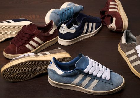 Old School Adidas, Footwear Photography, Wardrobe Change, Original Adidas, Stile Hip Hop, Shoes Photography, Walk In My Shoes, Fashion Shoes Sneakers, Adidas Campus