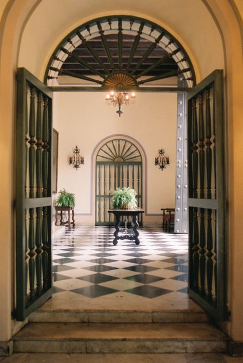 Spanish Tile Roof, Colonial Design, Casas Coloniales, Colonial Architecture, San Juan Puerto Rico, Spanish House, Arched Windows, Spanish Colonial, Colonial Style