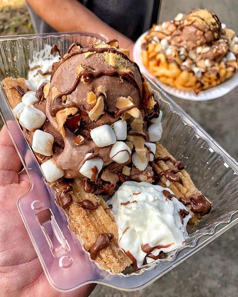 Churros And Ice Cream, Ice Cream Unique, Rocky Road Ice Cream, Waffle Shop, Food Reference, Funnel Cakes, Bubble Waffle, Unique Desserts, Funnel Cake