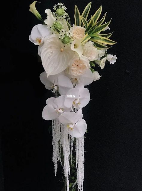 Pageant Bouquet, Japanese Bouquet, Brides Flowers Bouquet, Simple Wedding Bouquets, Wedding Design Inspiration, Large Flower Arrangements, Wedding Bouquets Bride, Wedding Hands, Hand Bouquet