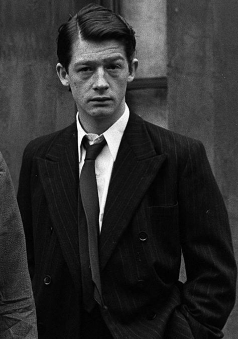 Mens Clothing Guide, Winston Smith, John Hurt, Costume Noir, Actor John, January 25, January 22, Hair Reference, British Actors