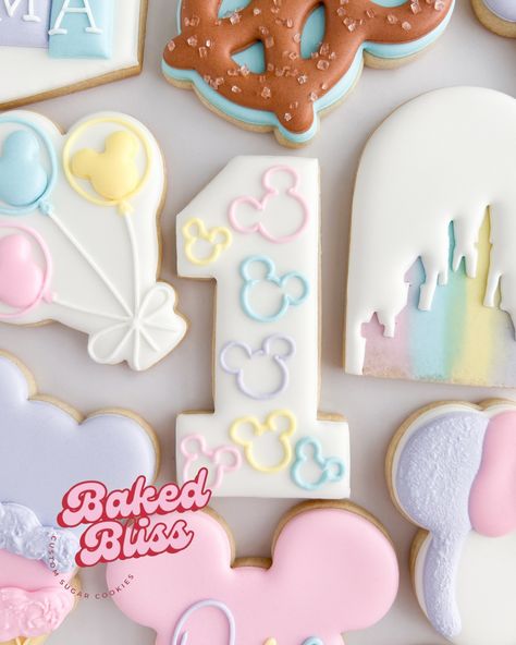 ✨The Happiest Birthday on earth✨ Set inspired by @alilsmthsweet @rue.beas & @victorias.cookiecompany ✨ . . . . #disney #disneyland #happiestplaceonearth #happiestbirthdayonearth #firstbirthday #birthdaycookies #cookies #customcookies #sugarcookies #customsugarcookies #decoratedsugarcookies #decoratedsugarcookies #disneycookies Disney Castle Cookies, Disney Decorated Cookies, Happiest Birthday On Earth Theme, Disney Sugar Cookies, Disney World Birthday Party, Happiest Birthday On Earth, Disney World Birthday, First Birthday Cookies, Castle Party