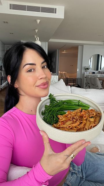 Rachel Dillon on Instagram: "One Pot Protein Pasta🍝 Finally sharing my go to dinner! I literally have this 1-2 times a week! So easy and so delicious ft. broccolini steaming hack 👩‍🍳 🍅 5 ingredients 🧽 Minimal cleanup 😋 Maximum deliciousness ⏱ All in under 20 minutes You can find this recipe in the MWU App today 📲 Ps. who would be interested in a Nutrition Program? 🙊 Perfect after a busy day when you feel like a home-cooked meal but don’t want to spend an hour in the kitchen. It’s serious Rachel Dillon, Protein Pasta, Cooked Meal, Nutrition Program, Busy Day, So Delicious, One Pot, Clean Up, Shopping List