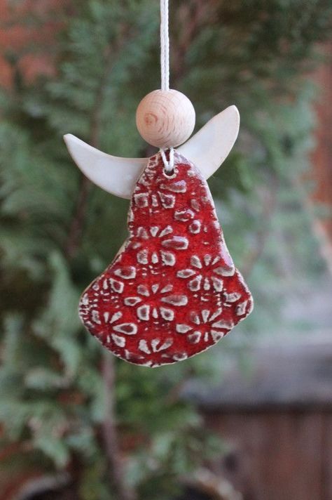 Amphora Drawing, Clay Angel, Pottery Angels, Clay Christmas Decorations, Ceramic Christmas Decorations, Pottery Ornaments, Kids Pottery, Pottery Workshop, Angel Crafts