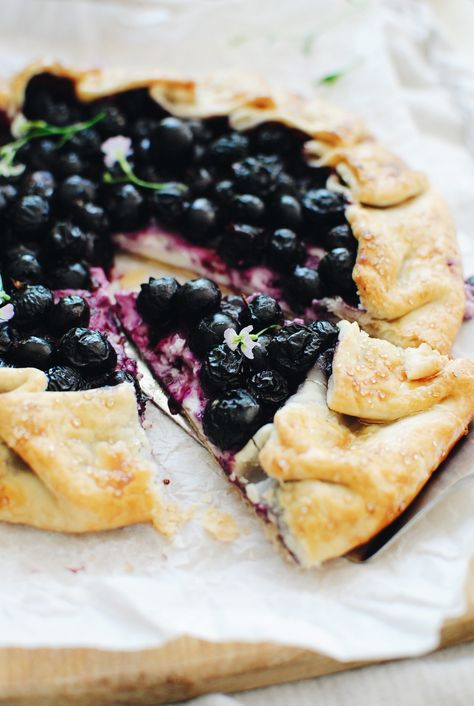 Blackberry Galette, Peach Galette Recipe, Berry Galette, Cupcakes Cheesecake, Yummy Pies, Peach Galette, Blueberry Galette, Peach Tart, Apple Galette