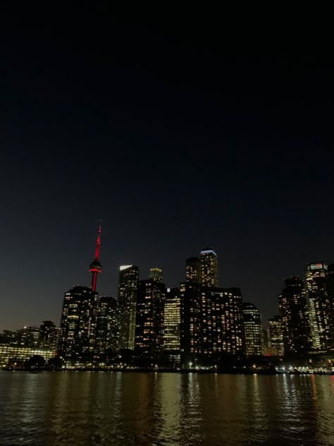 Toronto Canada Skyline, Toronto Canada Aesthetic Summer, U Of T Toronto, Toronto Night Aesthetic, Downtown Toronto Aesthetic, Toronto Canada Night, Toronto Canada Aesthetic, Toronto Autumn, Big City Aesthetic