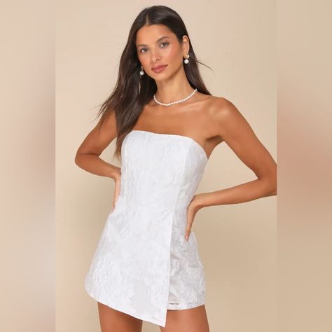 Adorable Romper. Perfect For Bachelorette, Vacation, Etc. Size Small. Has A Small Pull At The Top In The Front That Can Be Easily Fixed. Never Worn!! Formal Short Dresses Classy, Romper Dress Formal, Trendy Skort, Winter Mini Dress, Wedding Rompers, White Mini Dresses, Bridal Romper, Hoco 2024, Formal Romper