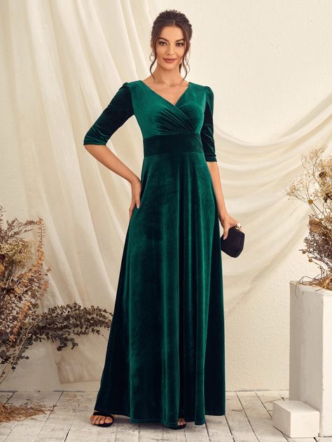 Dark Green Glamorous  Half Sleeve Velvet Plain A Line  Slight Stretch All Women Dresses Prom Dress With Long Sleeves, Bridesmaid Dress Color Schemes, Dark Green Prom Dress, Sleeved Velvet Dress, Sequin Cami Dress, Velvet Evening Dress, Velvet Dress Designs, Chubby Fashion, Green Velvet Dress