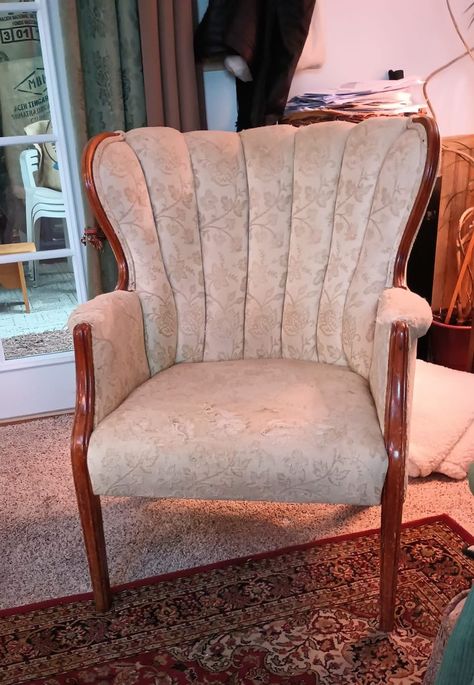 Slipcover Wing Channel Chair – Slipcover America Old Rocking Chairs, Wing Back Chair, Diy Wings, Slip Covers, Chair Slipcover, A Wing, New Place, Wing Chair, Sewing Studio