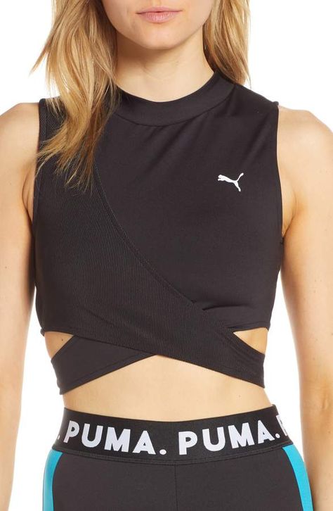 Workout Outfits For Women, Fitness Fashion Outfits, Gym Tights, Crossover Top, Fashion Blouses, German Fashion, Casual Skirt Outfits, Saggy Skin, Elegant Outfits