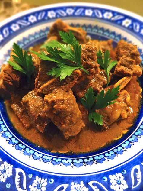 Scrumpdillyicious: Guyanese Beef Short Rib Curry: Rich & Aromatic Broil Flank Steak, Curried Beef, Steak Medium, Guyanese Recipes, Crispy Recipes, Beef Flank Steak, Beef Ribs Recipe, Beef Steak Recipes, Ethiopian Food