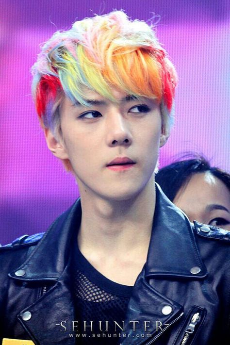 Muito fofo 💖 Baekhyun Long Hair, Baekhyun Fluffy Hair, Exo Hair, Chanyeol Silver Hair, Red Hair Baekhyun, Korean Entertainment Companies, Sehun Orange Hair, Boys Colored Hair, Exo Sehun