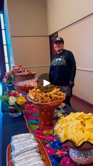 Buffet Style Mexican Food, Mexican Food Ideas For Party, Mexican Catering Ideas, Mexican Buffet Ideas, Mexican Food Buffet, Mexican Catering, Mexican Buffet, Taco Party, Styling A Buffet