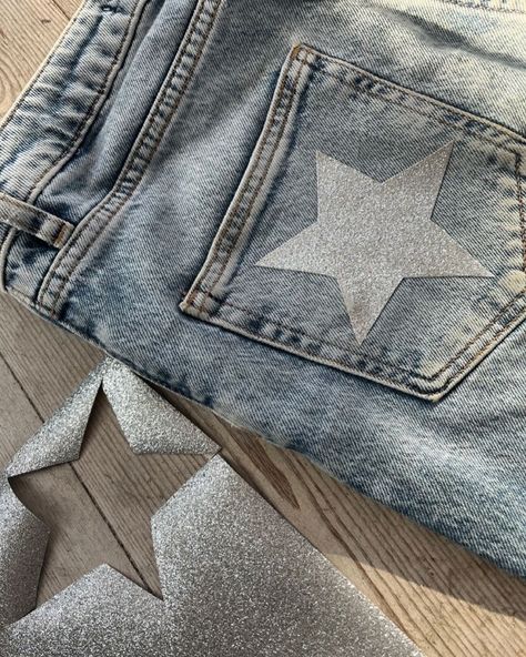 she’s a star 🤌🏻 Pants With Stars On The Back, Jeans With Stars On Back Pocket, Star Jeans Diy, Star Jeans Outfit, Redesign Clothes Diy, Redesign Clothes, Dressing Table Mirror Design, Pants Diy, Hslot Outfit Ideas