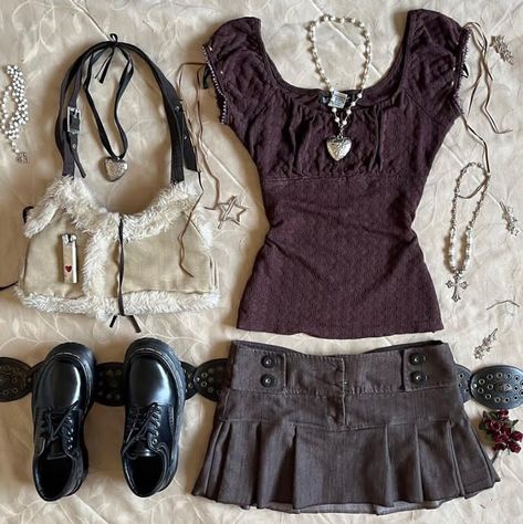 Silent Hill Aesthetic Clothes, Silent Hill Clothes, Silent Hill Inspired Outfit, Silent Hill Aesthetic Outfit, Silent Hill Outfit Aesthetic, Fatal Frame Outfits Ideas, Fatal Frame Clothes, Fatal Frame Fashion, J Fashion Outfits