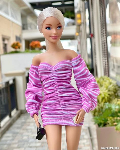 Ko Mun Yeong 🦋🦋🦋 no Instagram: “Happy Birthday @barbie 🎀 Dress from @belladollstore #barbie #barbiestyle #barbiestyledbyme #barbie62birthday #barbiesofinstagram…” Barbie Looks Outfits, Barbie Erika, Barbie Poses, Barbie Doll Outfits, Summer Outfits For Work, Festival Outfits Summer, Elegant Blue Dress, Happy Birthday Barbie, Cake Barbie